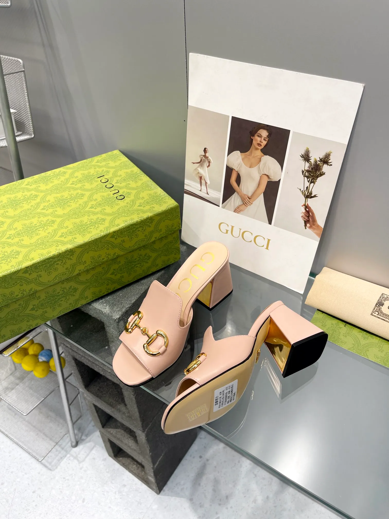 👟👟Ex-factory price 460👟👟 gucci 2024 early spring new thick heel retro shoes with horsebit, Internet celebrity hot sandals, super versatile fashion items. Original 1:1 customized. It is worth mentioning the packaging. This year’s G family’s packaging is really high-end, and the original packaging is presented.  Material: original custom imported oil-waxed ancient soft sheepskin. Lining: high-end customized sheepskin. Italian genuine leather outsole. Heel height: 7.5cm. Heel electroplated gold+covered leather. Size: 34-41 (34, 40, 41 customized)